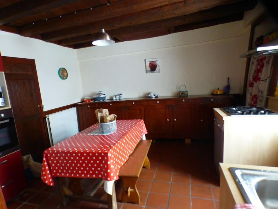 Maison Familiale Pour 8 Saint-Aventin Εξωτερικό φωτογραφία