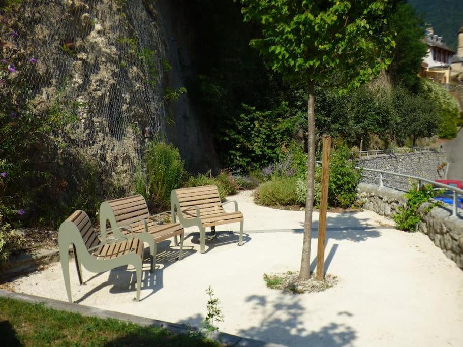 Maison Familiale Pour 8 Saint-Aventin Εξωτερικό φωτογραφία