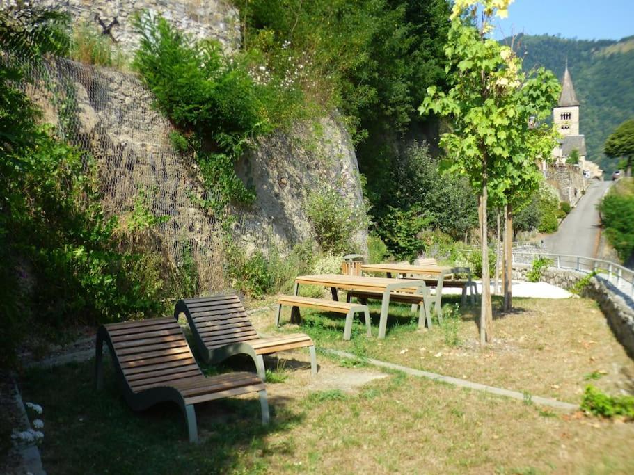 Maison Familiale Pour 8 Saint-Aventin Εξωτερικό φωτογραφία
